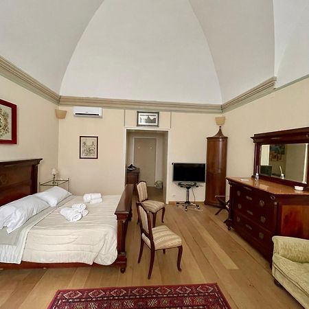 4 Balconi Rooms- Dimora Arditi B&B レッチェ エクステリア 写真
