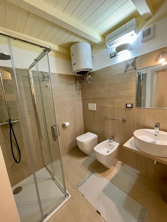 4 Balconi Rooms- Dimora Arditi B&B レッチェ エクステリア 写真