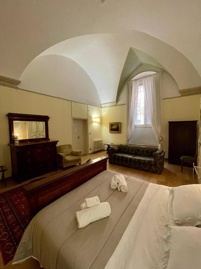4 Balconi Rooms- Dimora Arditi B&B レッチェ エクステリア 写真