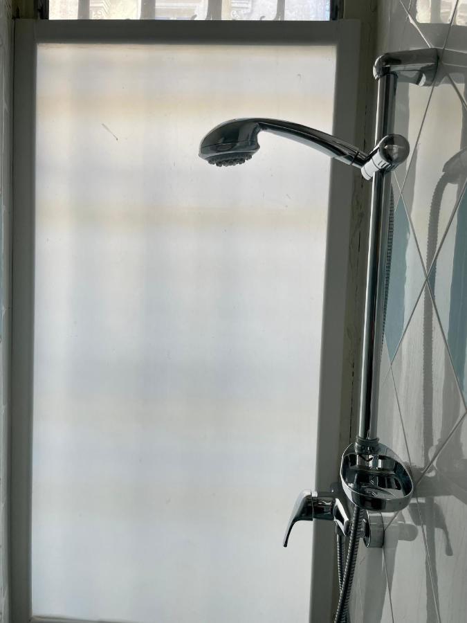 4 Balconi Rooms- Dimora Arditi B&B レッチェ エクステリア 写真