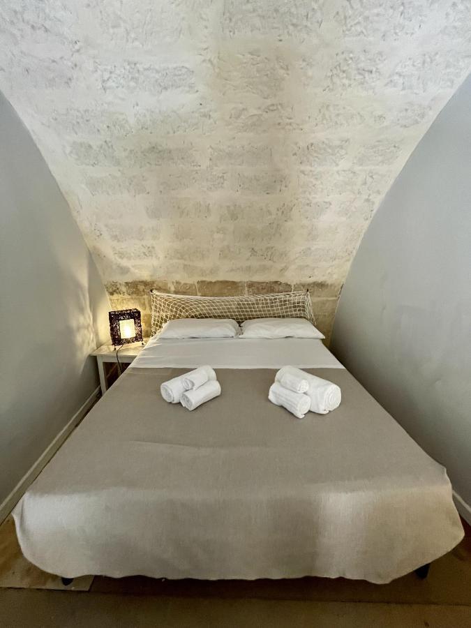 4 Balconi Rooms- Dimora Arditi B&B レッチェ エクステリア 写真