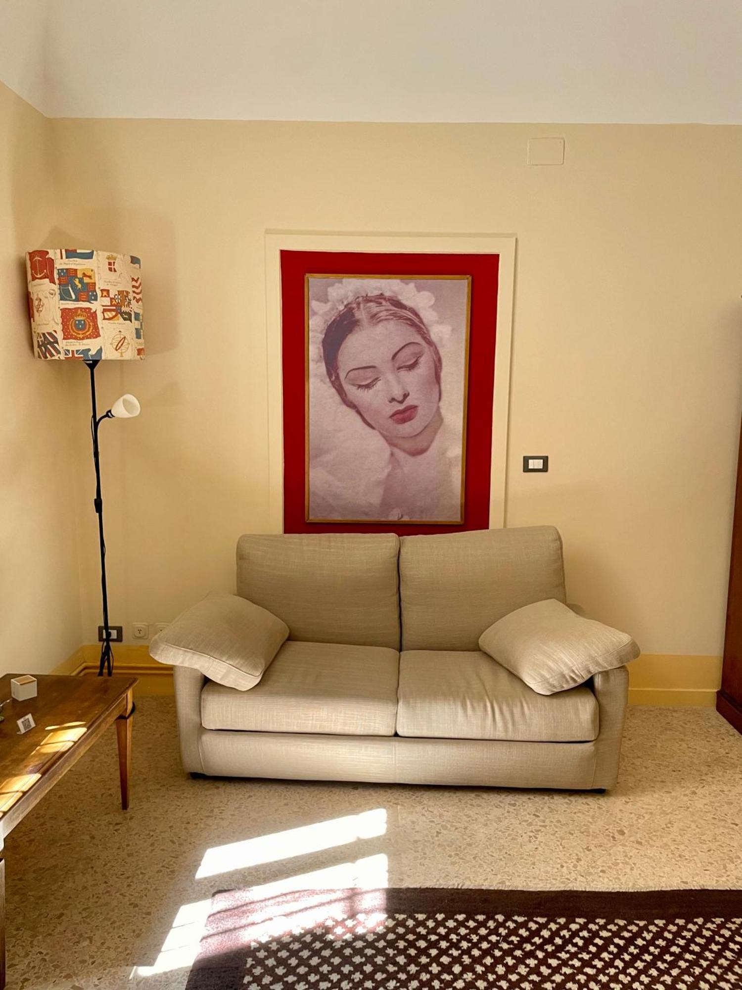 4 Balconi Rooms- Dimora Arditi B&B レッチェ エクステリア 写真