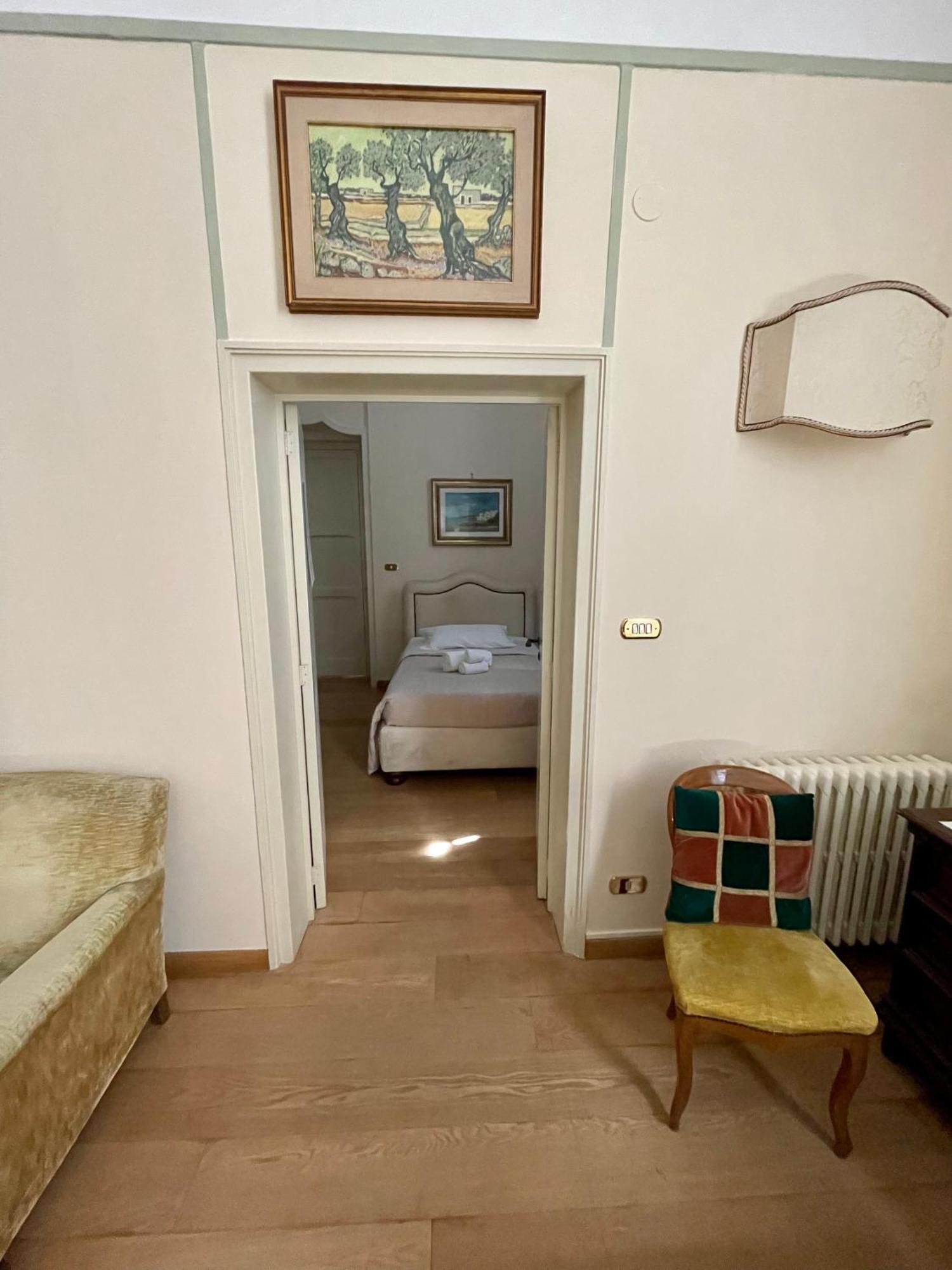 4 Balconi Rooms- Dimora Arditi B&B レッチェ エクステリア 写真